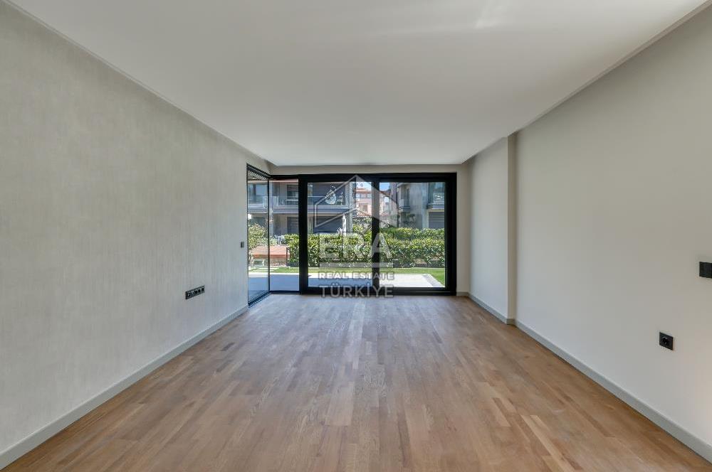 Urla Casamarin Residence Denize Sıfır Bahçeli 3+1 Daire