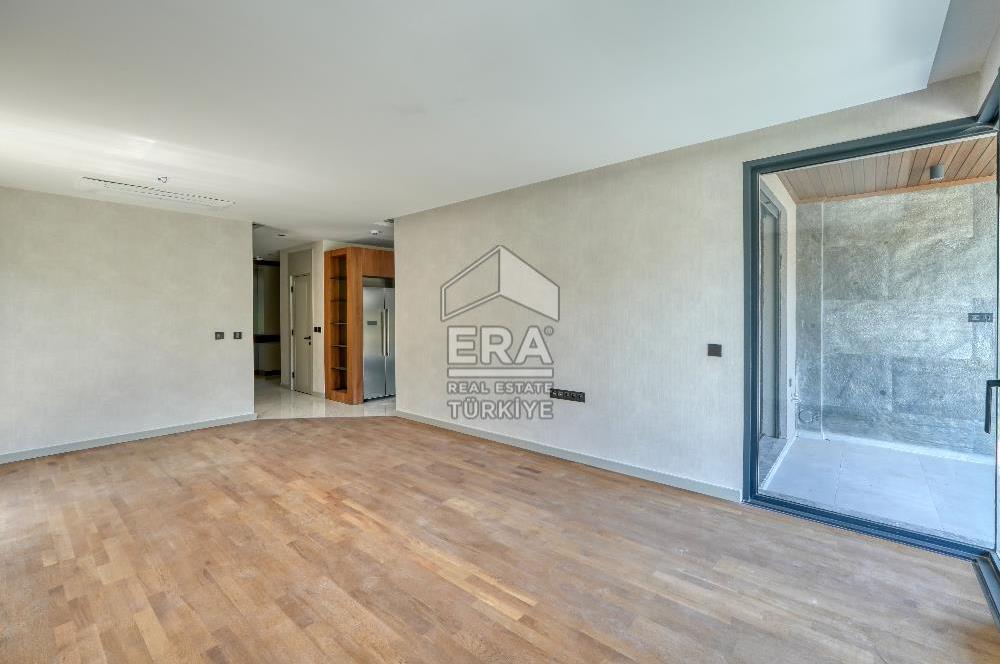Urla Casamarin Residence Denize Sıfır Bahçeli 3+1 Daire