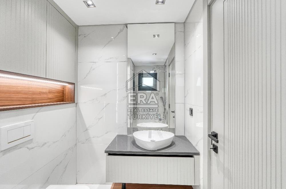 Urla Casamarin Residence Denize Sıfır Bahçeli 3+1 Daire