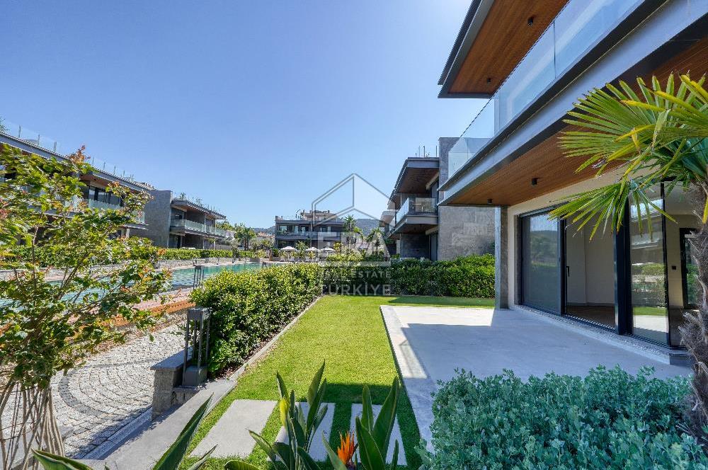 Urla Casamarin Residence Denize Sıfır Bahçeli 3+1 Daire