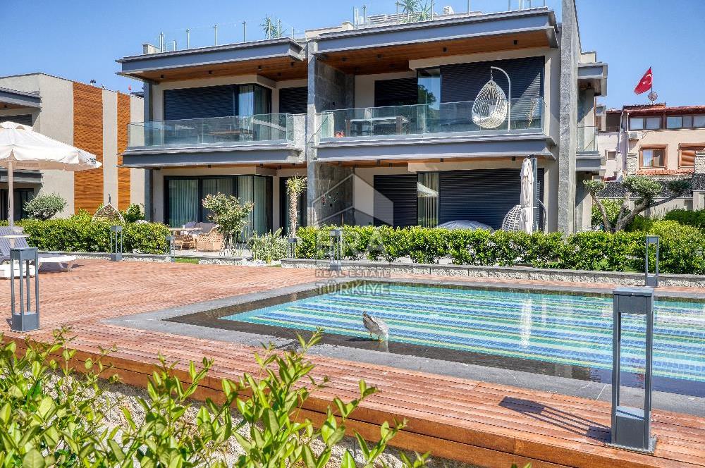 Urla Casamarin Residence Denize Sıfır Bahçeli 3+1 Daire