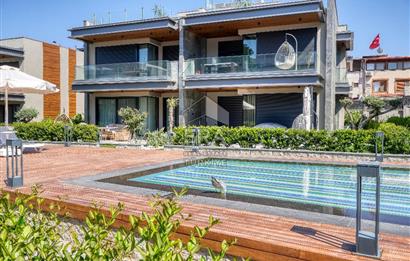 Urla Casamarin Residence Denize Sıfır Bahçeli 3+1 Daire