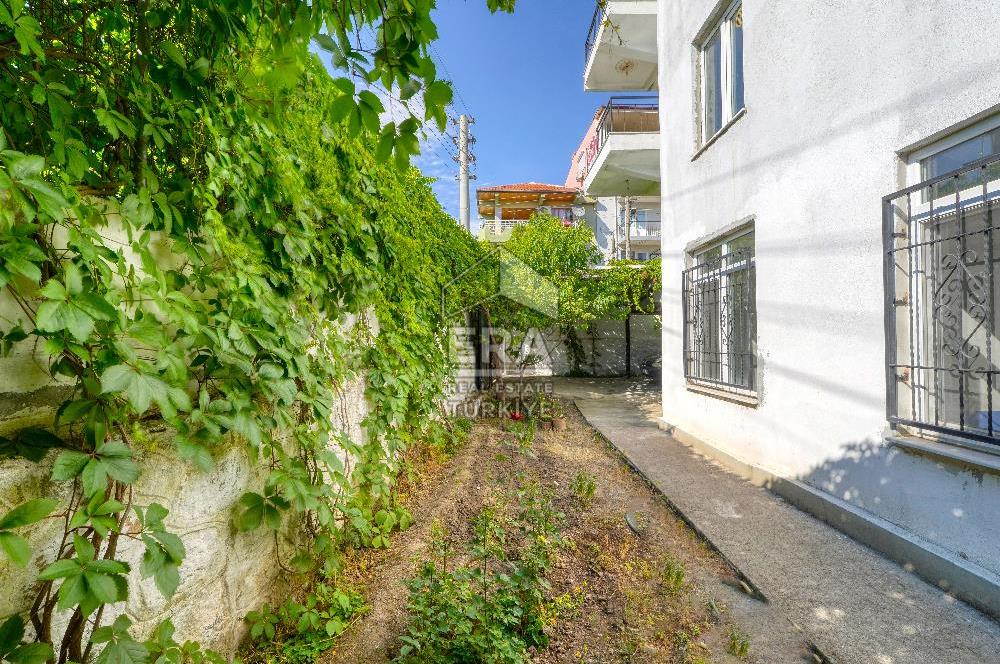 Bornova Atatürk Mahallesi 4 Katlı Satılık Bina
