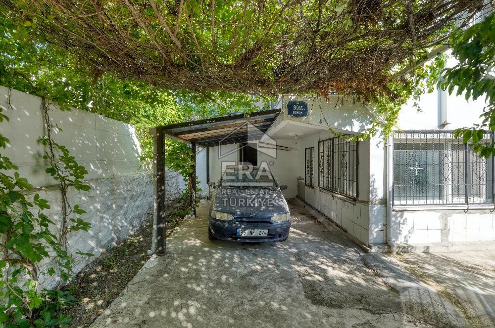 Bornova Atatürk Mahallesi 4 Katlı Satılık Bina