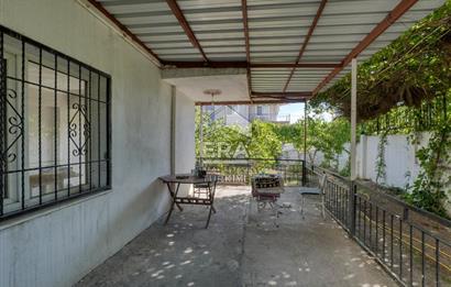 Bornova Atatürk Mahallesi 4 Katlı Satılık Bina
