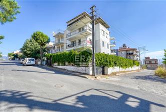 Bornova Atatürk Mahallesi 4 Katlı Satılık Bina