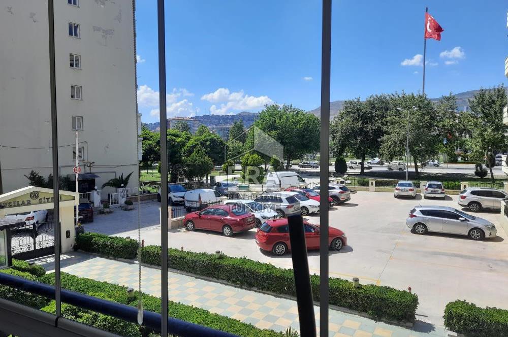 Bayraklı Çamkıran Pazarı 3+1 Satılık Daire