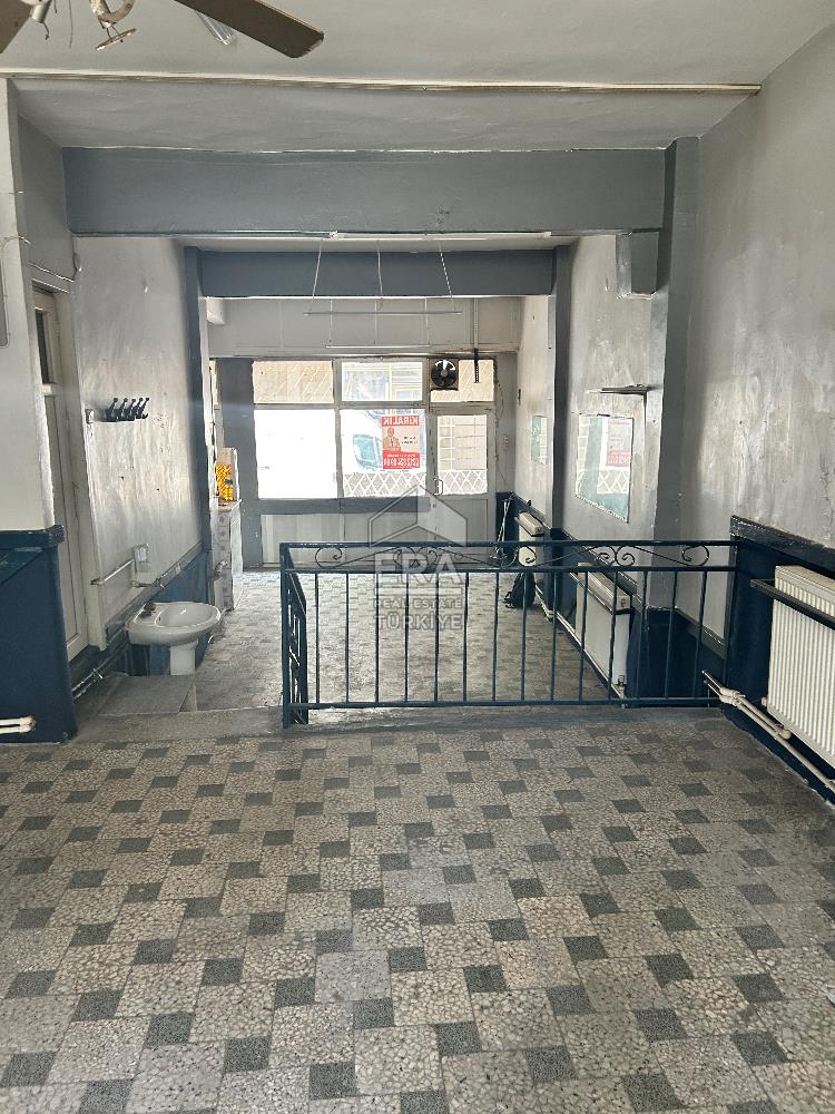 Tarihi Samatya’da Kiralık 90m2 Dükkan Depo Mağaza 