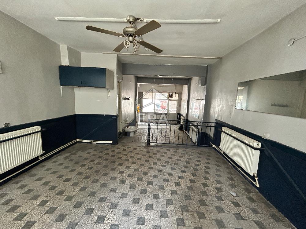 Tarihi Samatya’da Kiralık 90m2 Dükkan Depo Mağaza 