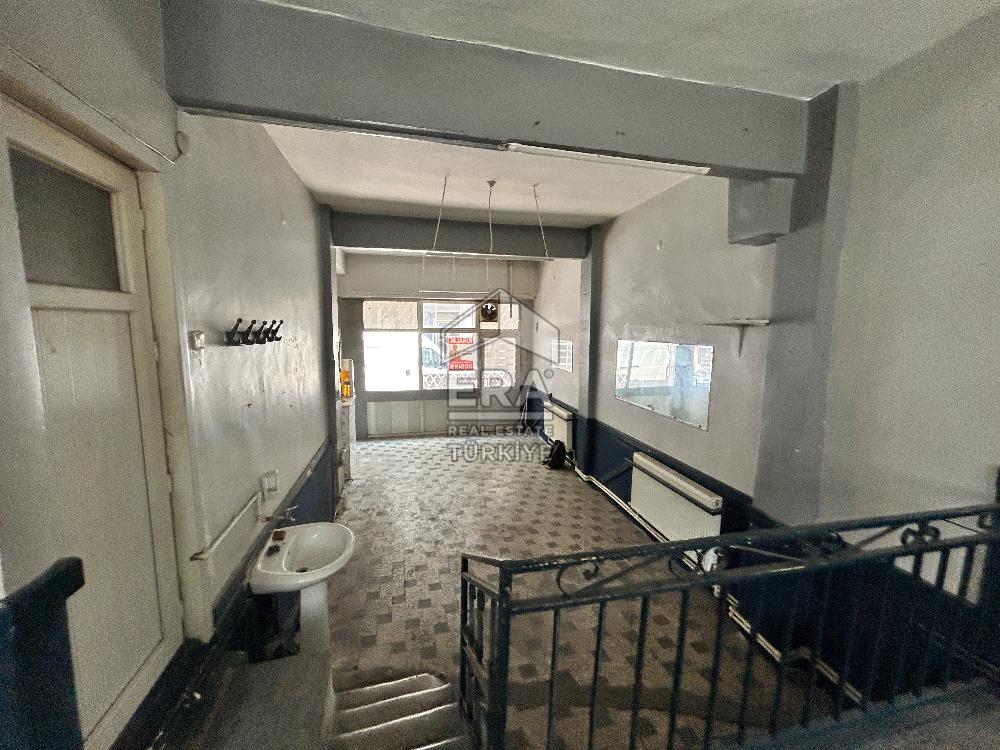 Tarihi Samatya’da Kiralık 90m2 Dükkan Depo Mağaza 