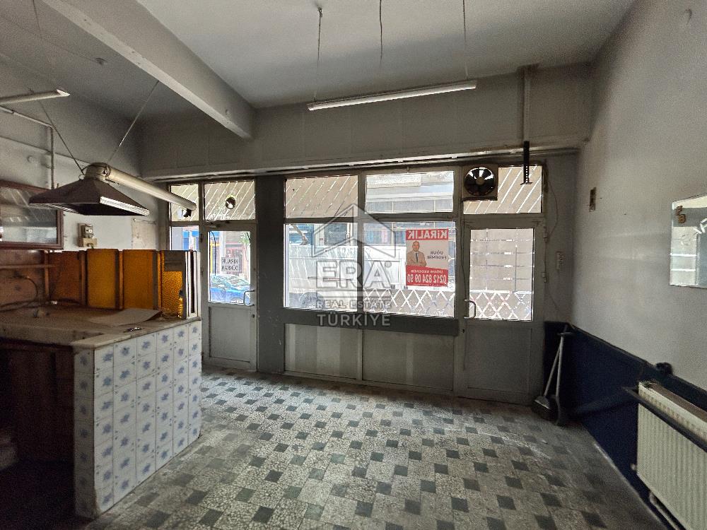 Tarihi Samatya’da Kiralık 90m2 Dükkan Depo Mağaza 