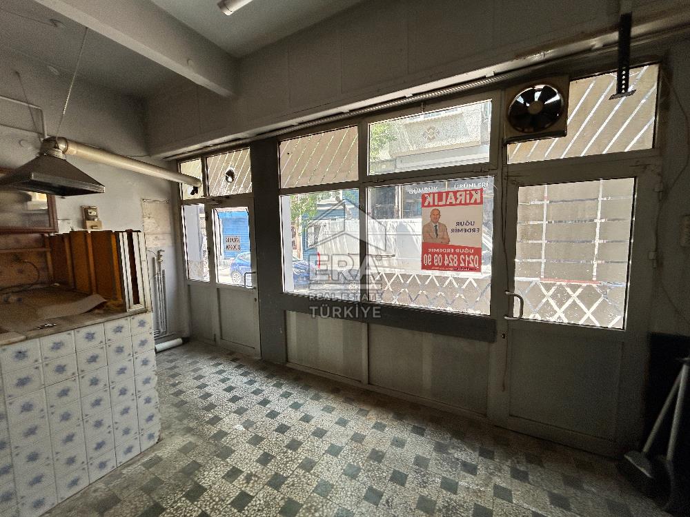 Tarihi Samatya’da Kiralık 90m2 Dükkan Depo Mağaza 