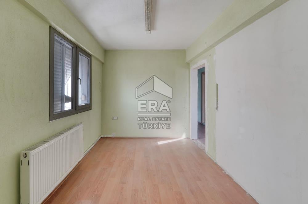 Bornova Atatürk Mahallesi 4 Katlı Satılık Bina