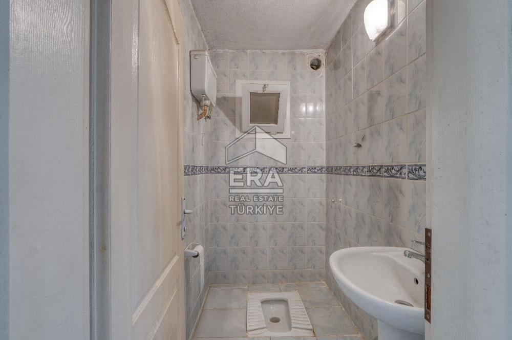 Bornova Atatürk Mahallesi 4 Katlı Satılık Bina