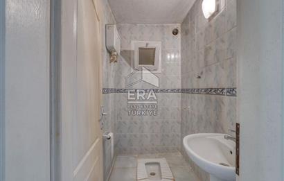 Bornova Atatürk Mahallesi 4 Katlı Satılık Bina