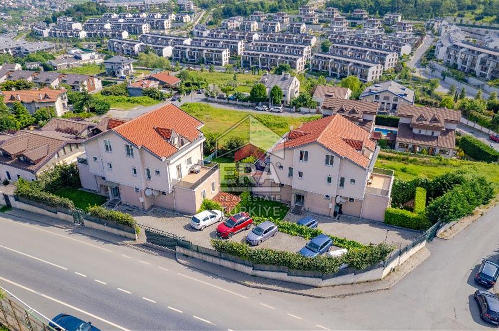 Zekeriyaköy'de iş-ev için Satılık Bina