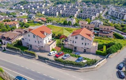 Zekeriyaköy'de iş-ev için Satılık Bina