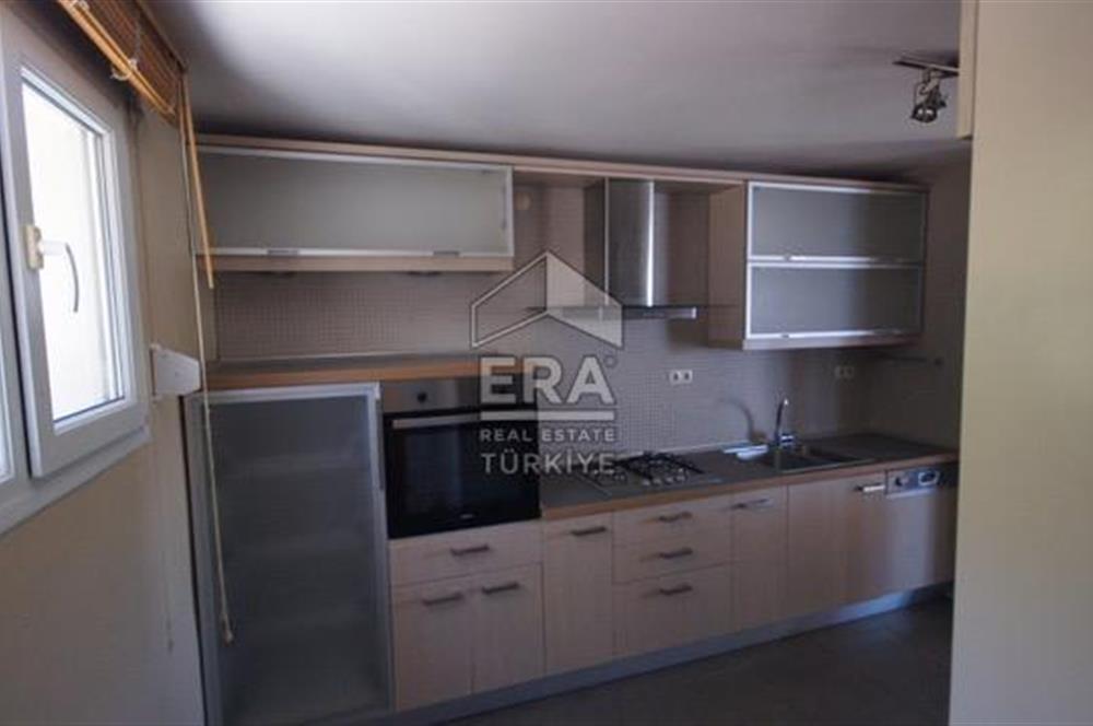 Urla Çeşmealtı Zeytinliköy'de Deniz ve Orman Manzaralı 4+1 Villa