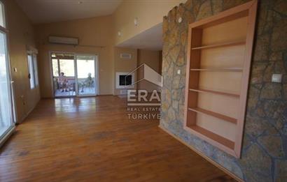 Urla Çeşmealtı Zeytinliköy'de Deniz ve Orman Manzaralı 4+1 Villa