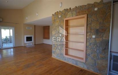 Urla Çeşmealtı Zeytinliköy'de Deniz ve Orman Manzaralı 4+1 Villa