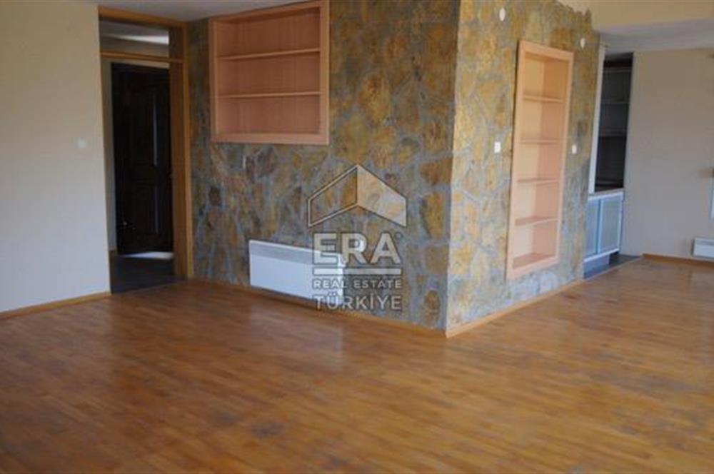 Urla Çeşmealtı Zeytinliköy'de Deniz ve Orman Manzaralı 4+1 Villa