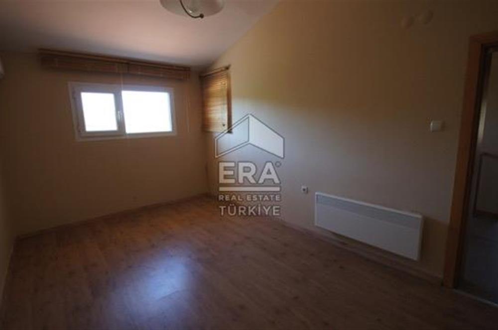 Urla Çeşmealtı Zeytinliköy'de Deniz ve Orman Manzaralı 4+1 Villa