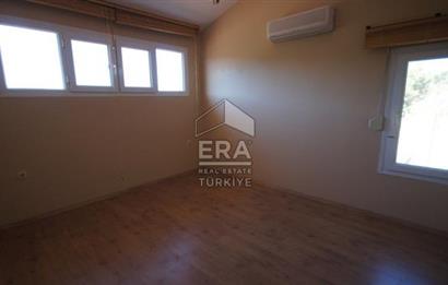 Urla Çeşmealtı Zeytinliköy'de Deniz ve Orman Manzaralı 4+1 Villa