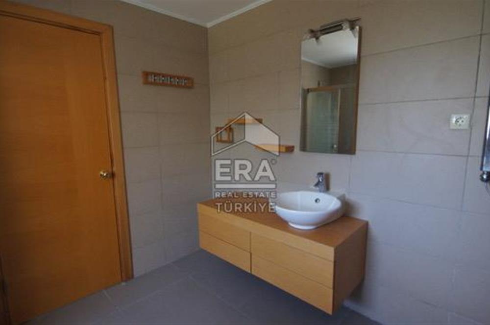 Urla Çeşmealtı Zeytinliköy'de Deniz ve Orman Manzaralı 4+1 Villa