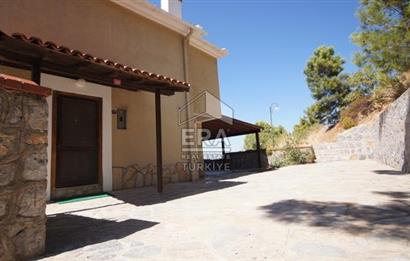 Urla Çeşmealtı Zeytinliköy'de Deniz ve Orman Manzaralı 4+1 Villa