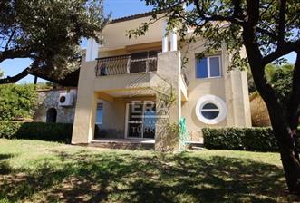 Urla Çeşmealtı Zeytinliköy'de Deniz ve Orman Manzaralı 4+1 Villa