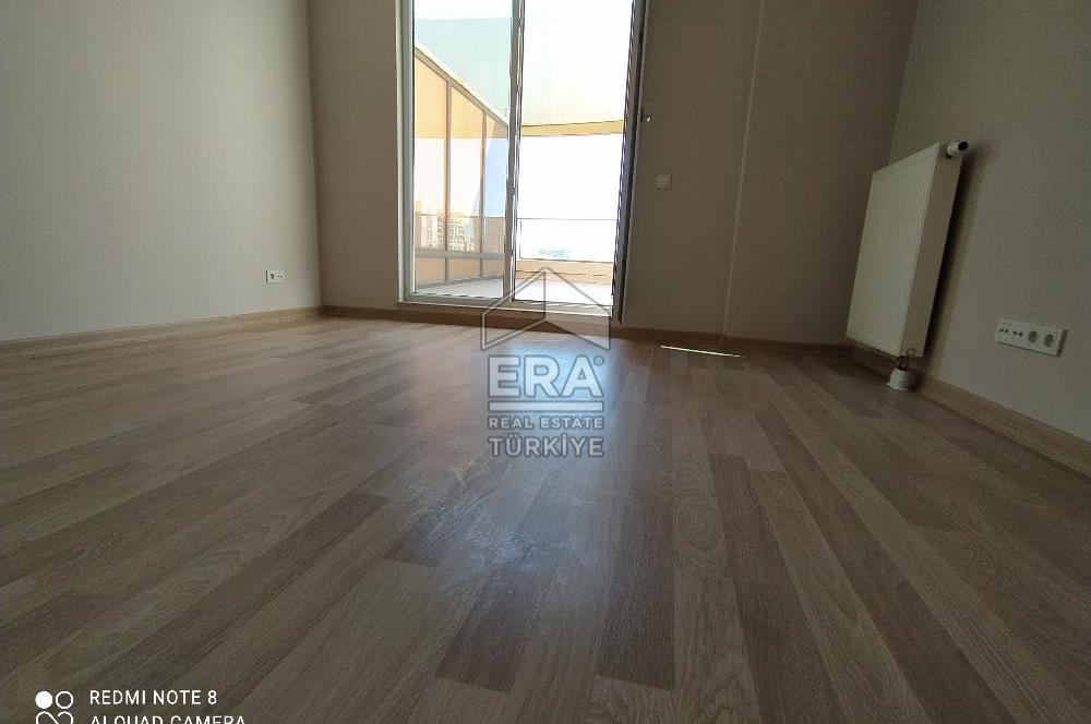 EVORA İSTANBUL TUZLA E PARSEL TERASLI,BALKONLU, DENİZ MANZARALI
