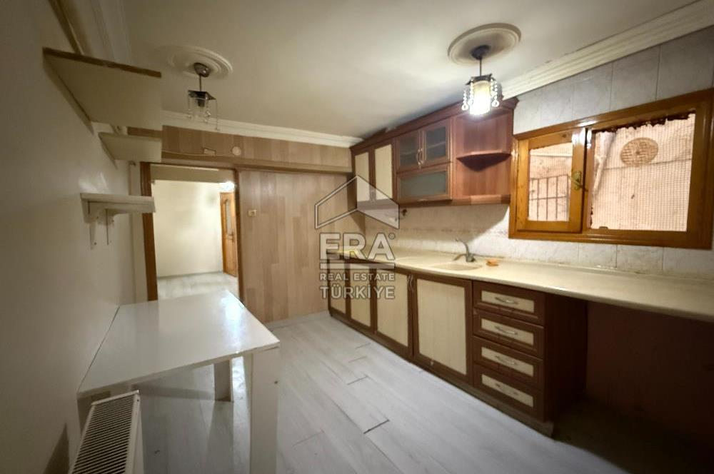 ÜSKÜDAR ZEYNEP KAMİL'DE SATILIK 2+1 DAİRE