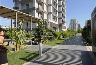 Livin İzmir’de Deniz Manzaralı 3+1 Satılık Daire