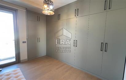 Livin İzmir’de Deniz Manzaralı 3+1 Satılık Daire