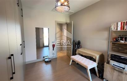 Livin İzmir’de Deniz Manzaralı 3+1 Satılık Daire