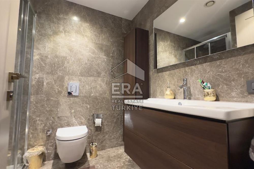 Livin İzmir’de Deniz Manzaralı 3+1 Satılık Daire