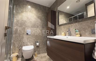 Livin İzmir’de Deniz Manzaralı 3+1 Satılık Daire