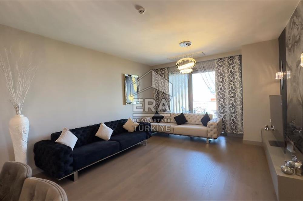 Livin İzmir’de Deniz Manzaralı 3+1 Satılık Daire