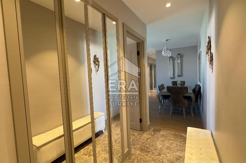 Livin İzmir’de Deniz Manzaralı 3+1 Satılık Daire