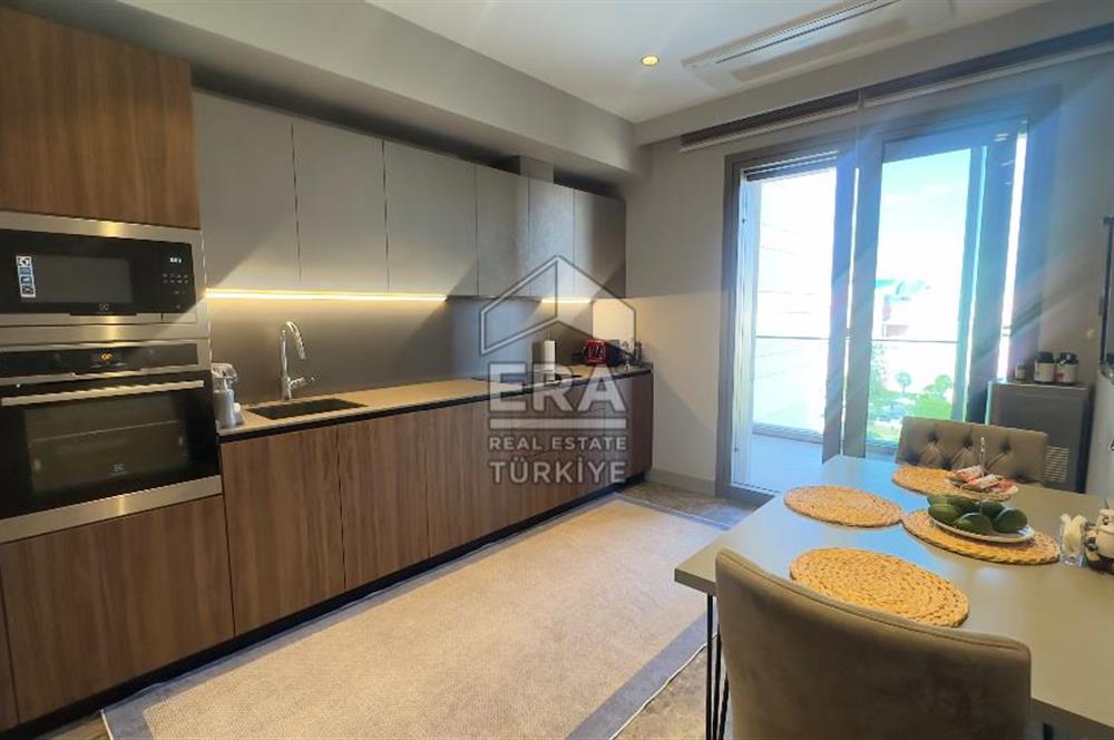 Livin İzmir’de Deniz Manzaralı 3+1 Satılık Daire