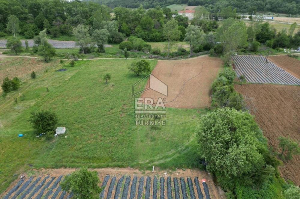 ERA KARAT PAMUKOVA KEMALİYE'DE KÖYE YAKIN 607,89 M2 TARLA