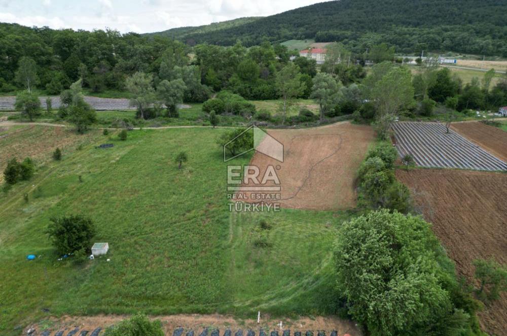 ERA KARAT PAMUKOVA KEMALİYE'DE KÖYE YAKIN 607,89 M2 TARLA