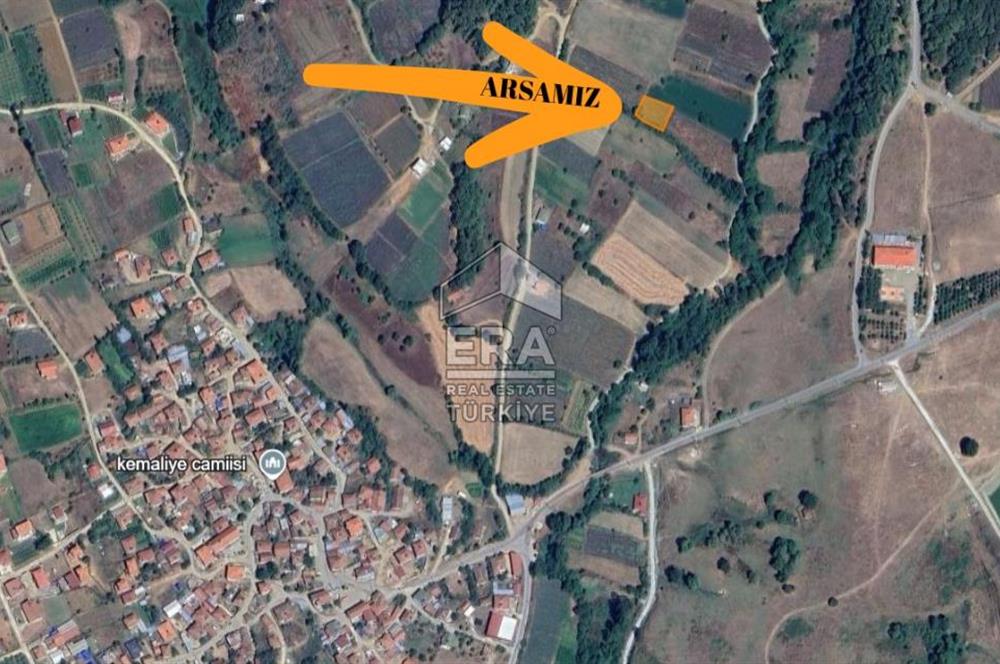 ERA KARAT PAMUKOVA KEMALİYE'DE KÖYE YAKIN 607,89 M2 TARLA
