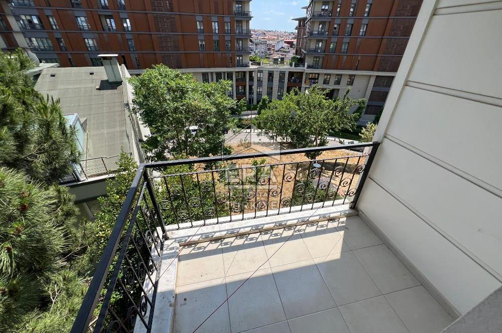 üSKÜDAR SATILIK 3+1 MERKEZDE GENİŞ DAİRE