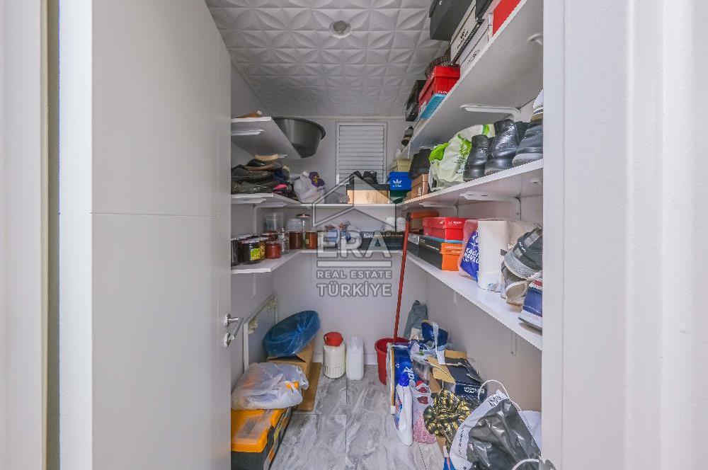Aliağa Siteler Mahallesi Satılık 6+1 Bahçe Dubleks Daire