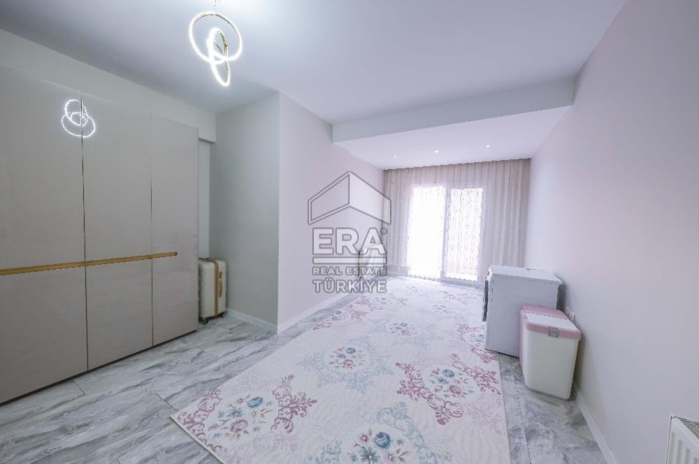 Aliağa Siteler Mahallesi Satılık 6+1 Bahçe Dubleks Daire
