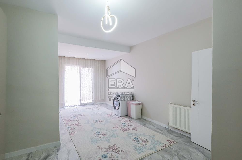 Aliağa Siteler Mahallesi Satılık 6+1 Bahçe Dubleks Daire
