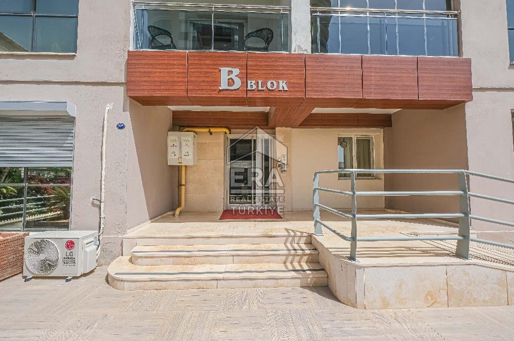 Aliağa Siteler Mahallesi Satılık 6+1 Bahçe Dubleks Daire