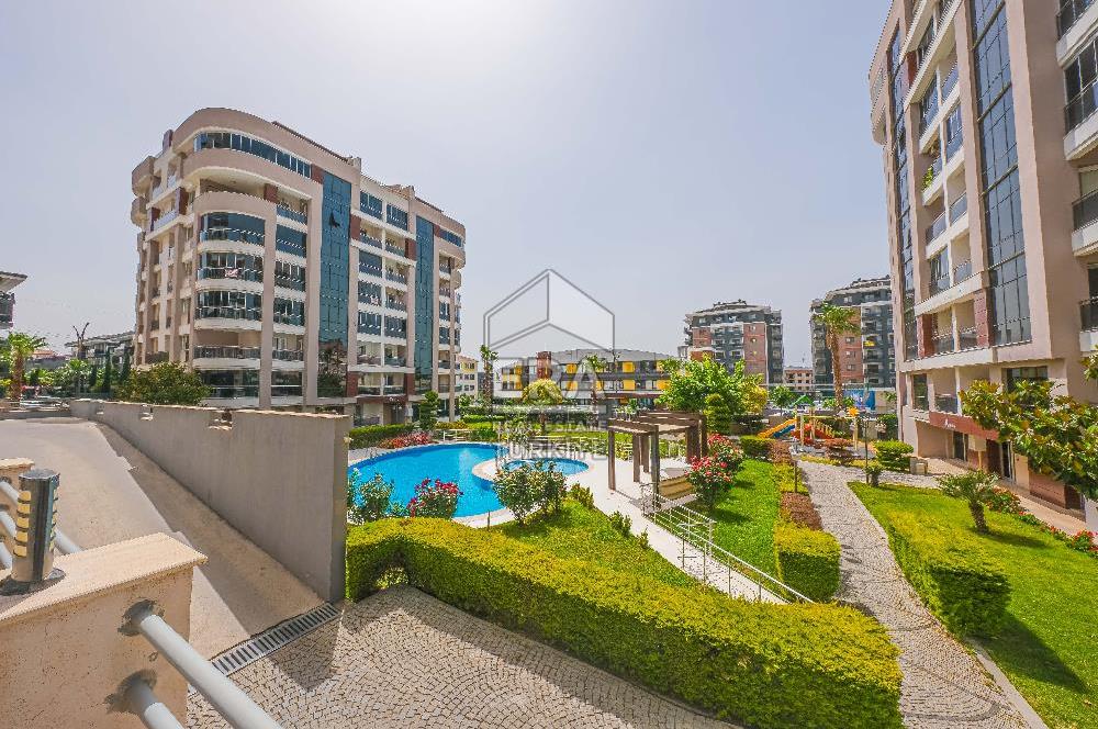 Aliağa Siteler Mahallesi Satılık 6+1 Bahçe Dubleks Daire