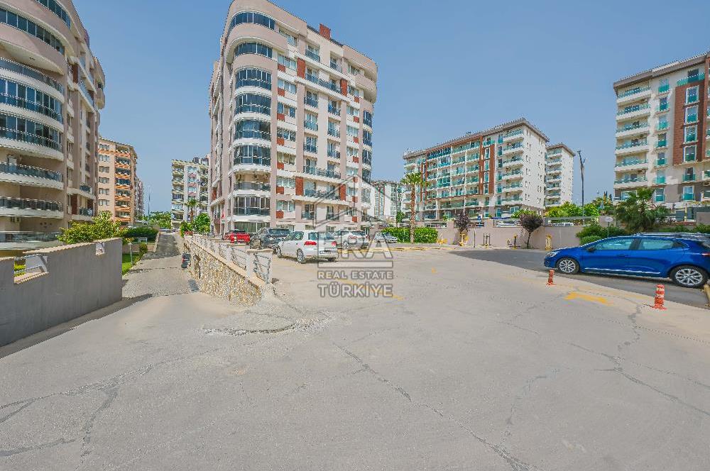 Aliağa Siteler Mahallesi Satılık 6+1 Bahçe Dubleks Daire